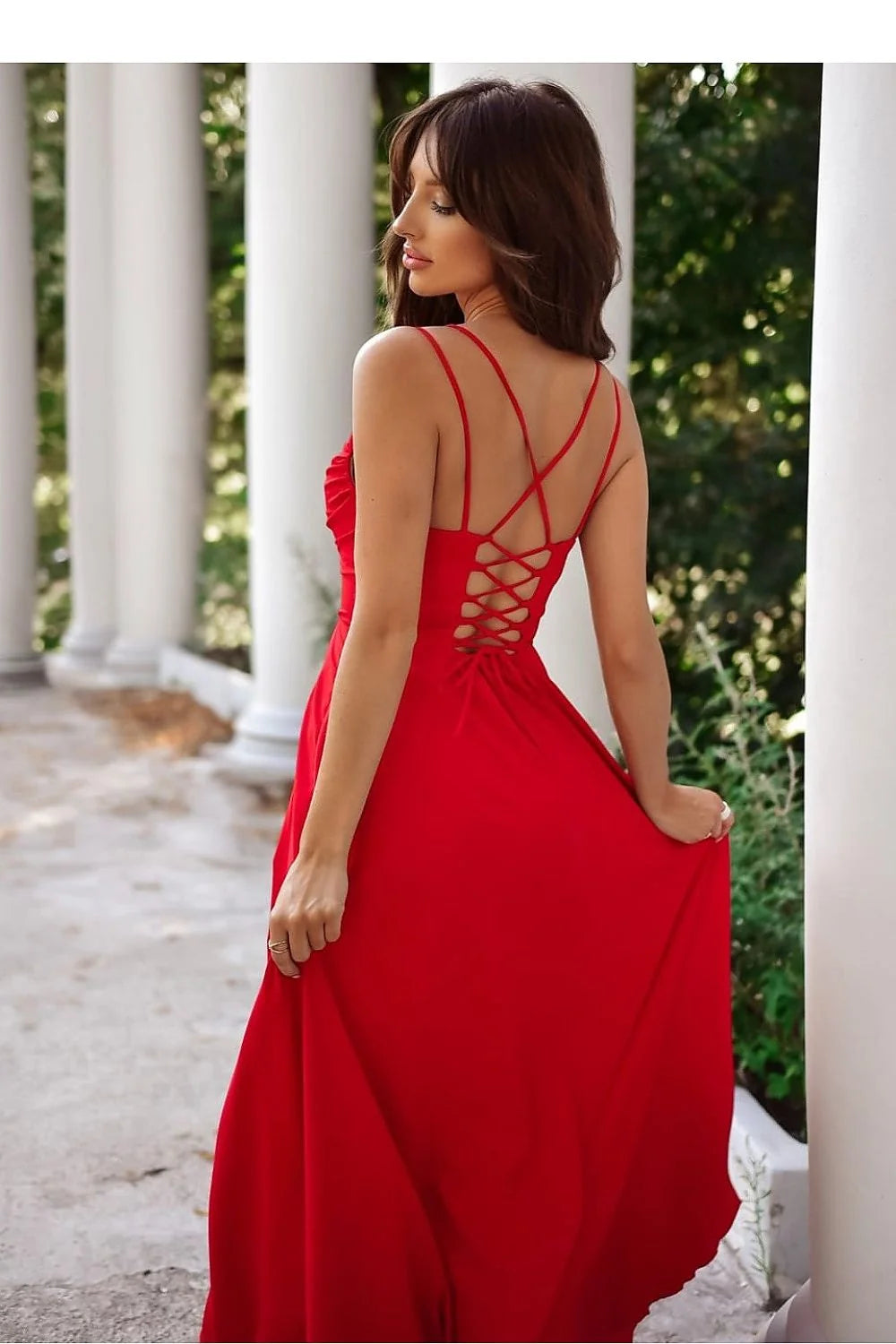 Robe longue élégante moderne couleur rouge vif fente haute dos lacing finitions soignées soirée mariage femme