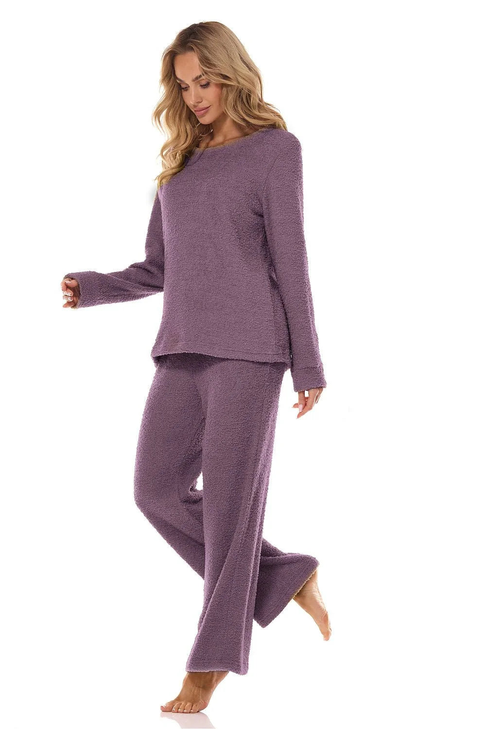 ensemble loungewear femme deux pièces bouclé pelucheux mauve poudré coupe ample encolure bateau manches longues pantalon jambe large confortable élastique