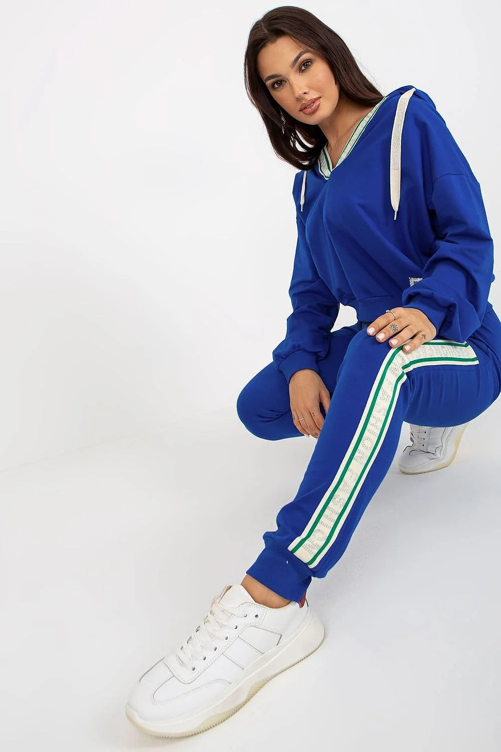 ensemble femme survêtement sweatshirt capuche oversize pantalon slim molleton coton élasthanne noir vert blanc bandes latérales cordons colV étiquette streetwear