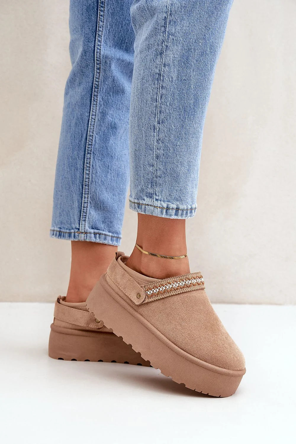 Mules femmes modernes confortables couleur beige clair tissu contrasté talon épais bomber occasion quotidienne style décontracté