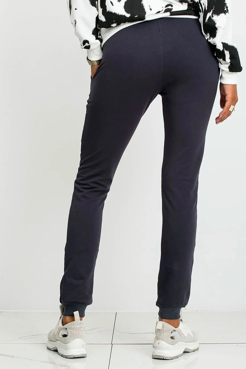 pantalon jogger femme slim beige camel molleton doux respirant taille mihaute elastique cordon coulissant poignets bordscotes poches metalliques