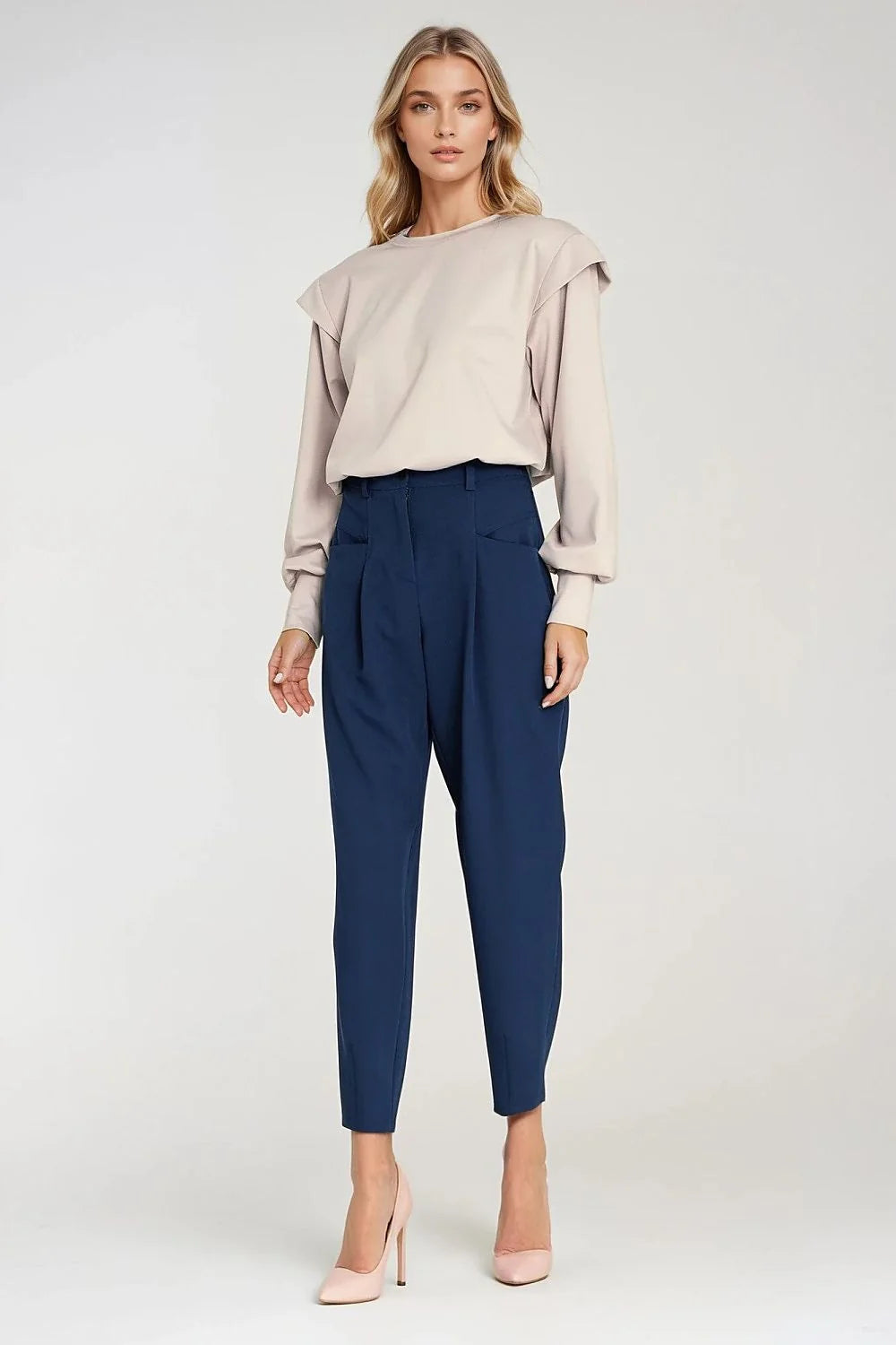 sweatshirt femme oversize col rond manches longues bouffantes poignets larges épaules structurées bas ceinturé coupe courte