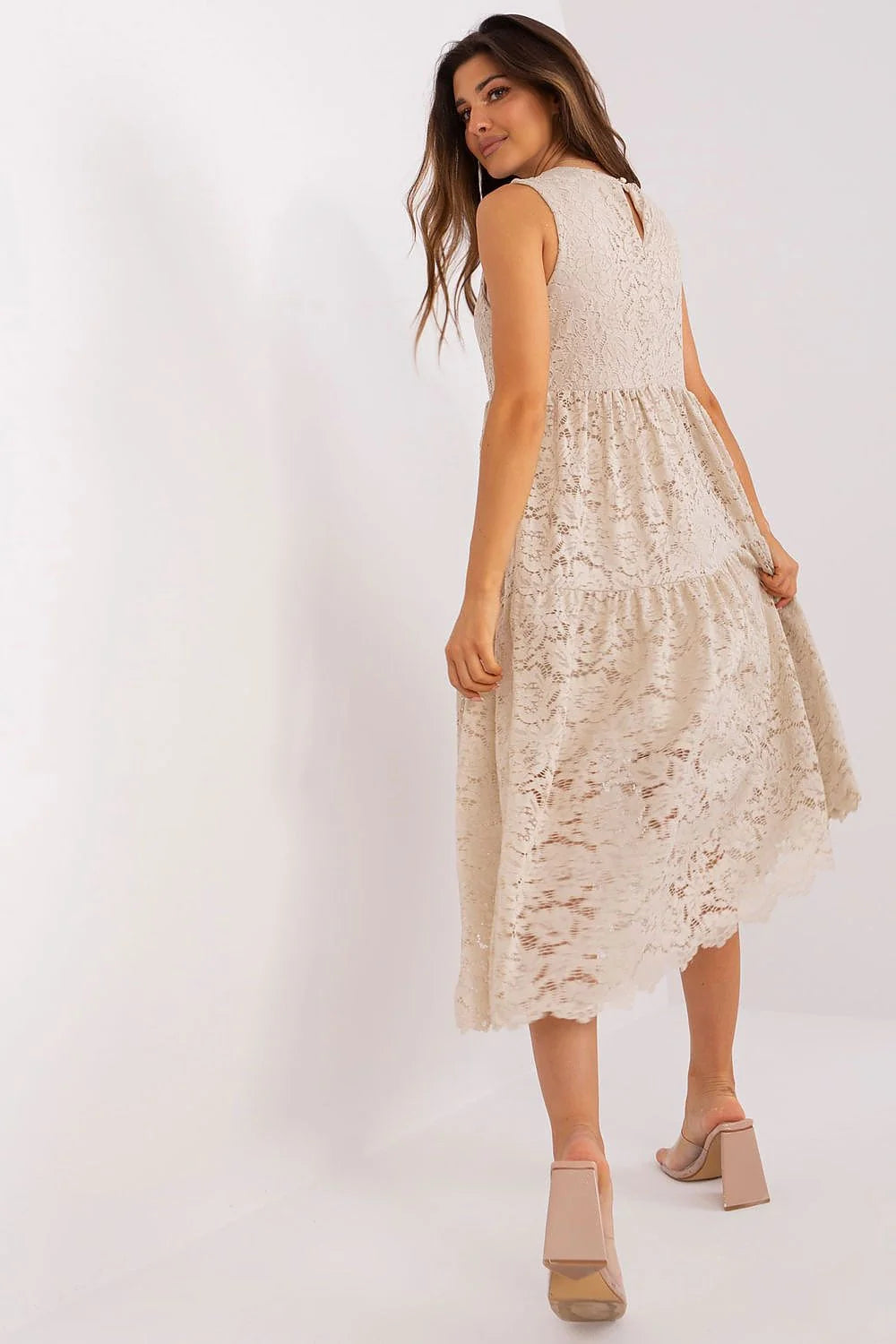 Robe de jour élégante Och Bella sans manches en dentelle beige coupe évasée doublée femmes