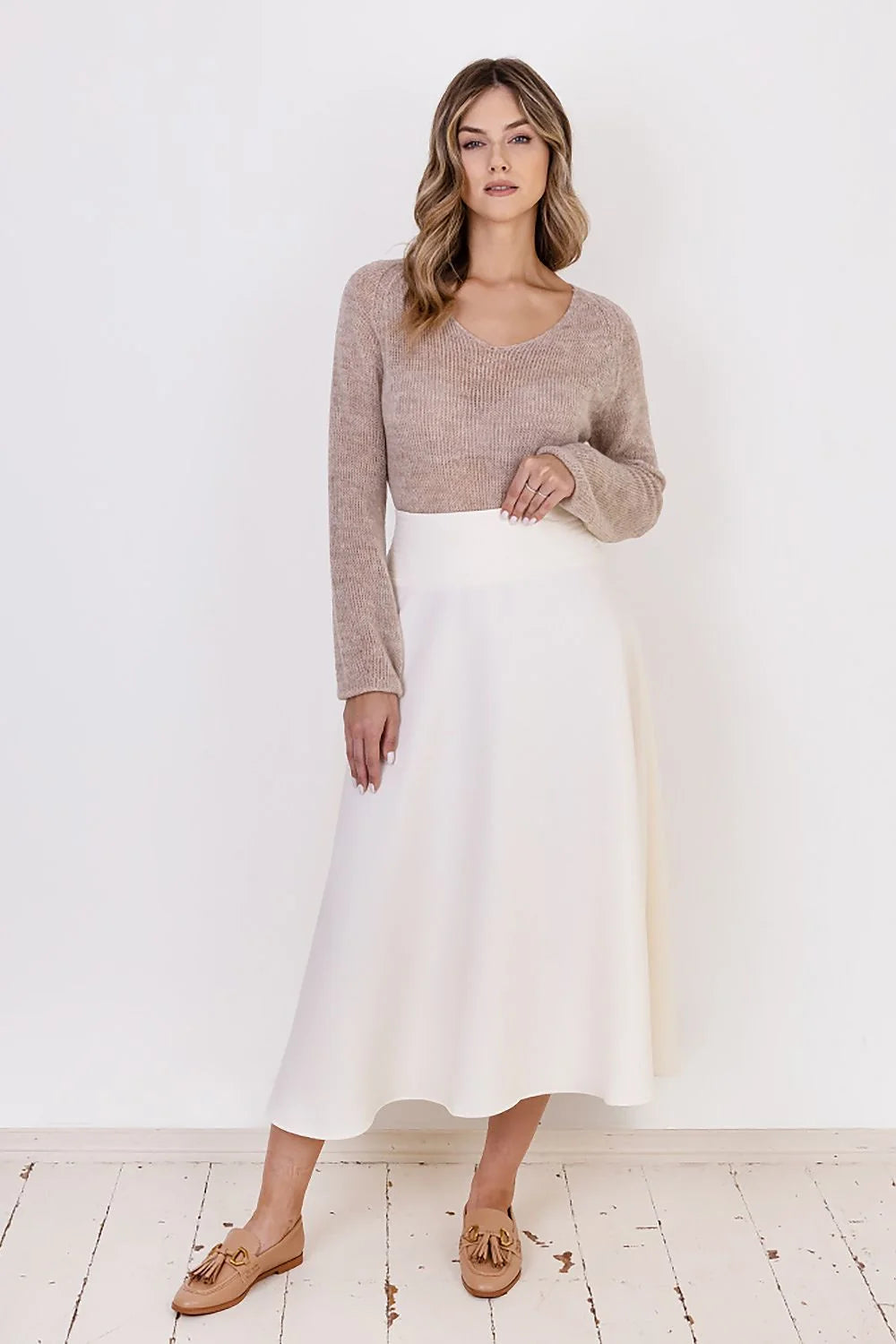 pull transparent manches raglan ample fluide encolure arrondie beige clair maille légère douce laine acrylique polyester polyamide côtelée courte élégante