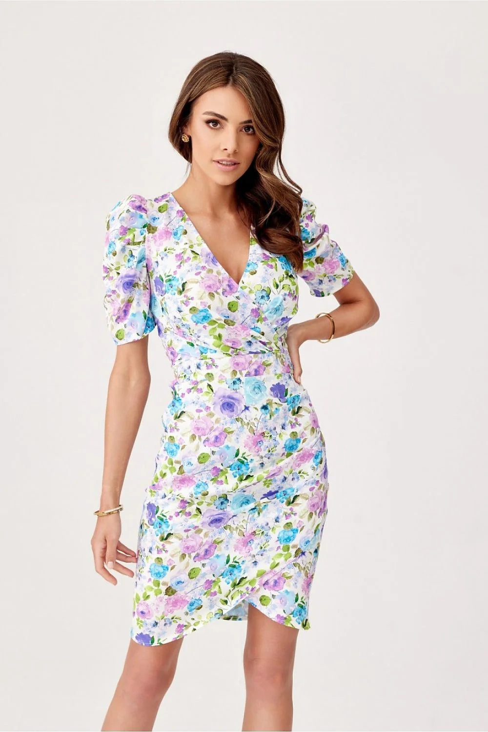 Robe de cocktail floral imprimé violet bleu vert V-neck manches courtes taille croisée genoux femmes été