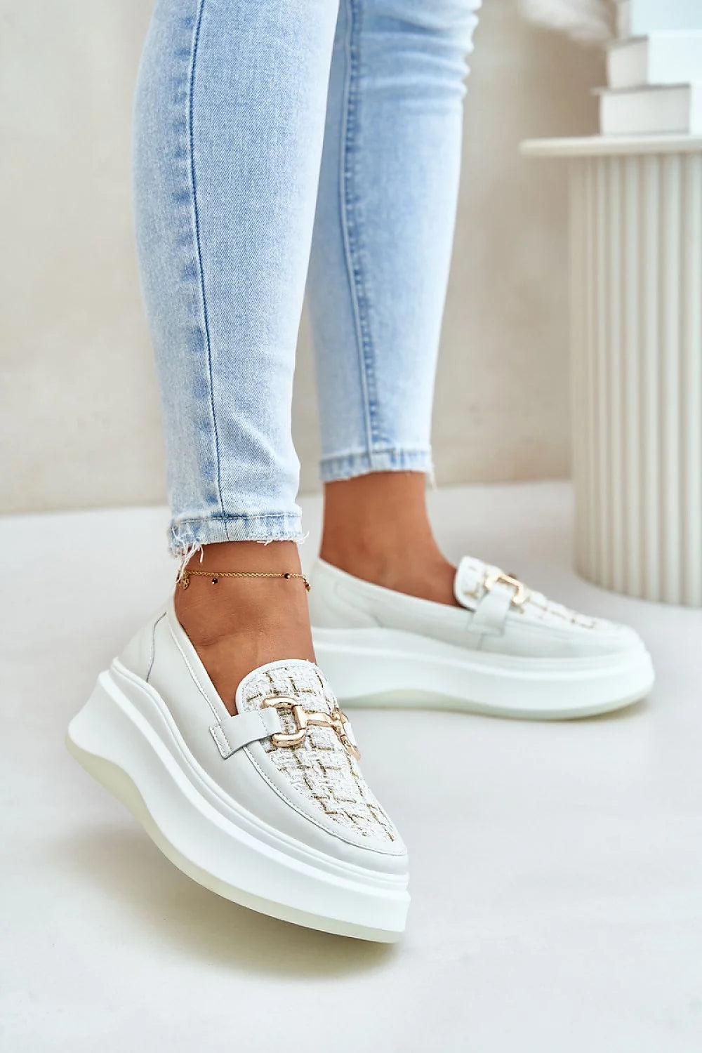 Mocassins pour femmes élégants plateforme cuir blanc doré style moderne confortable occasion quotidienne et formelle