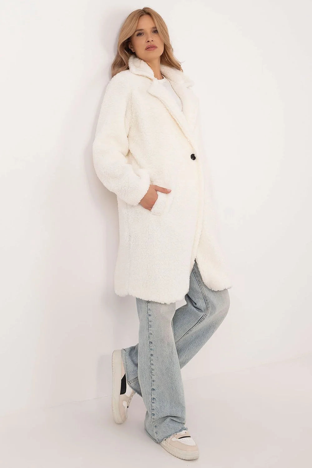Manteau en fausse fourrure pour femme longueur midi style Teddy coupe droite col à revers blanc matelassé polyester viscose automne hiver