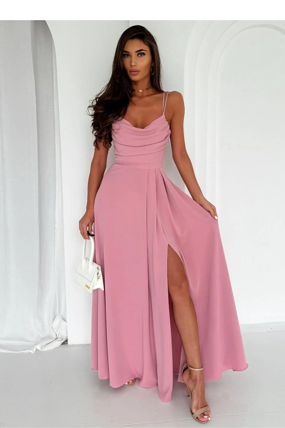 Robe longue élégante fendue fines bretelles dos lace couleur rose pâle taille ajustable femme