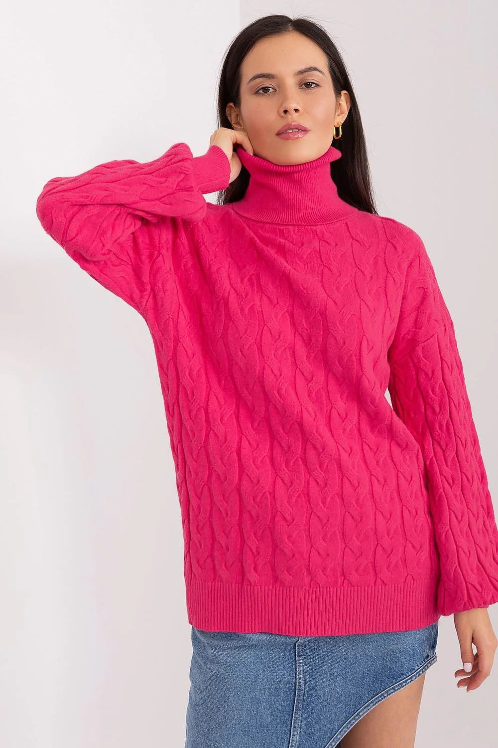 Pull-over féminin col roulé maille torsadée rose vif manches longues coupe ample finitions côtelées polyvalent hiver mode