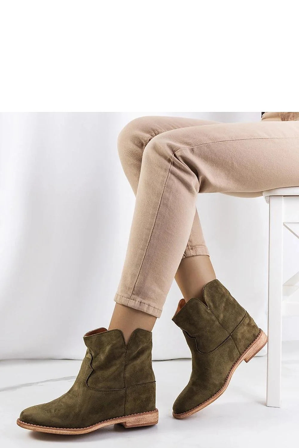 Bottines femmes style western vert olive tige montante semelle compensée doublée confortable élégance mode casual