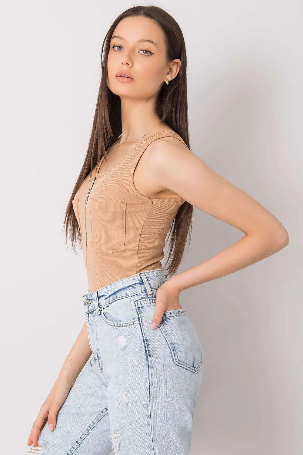 Débardeur femme design moderne épuré col rond ajusté poches plaquées fermeture éclair curseur métal coton mélangé élasthanne 5 polyester 95 rose pâle été mode