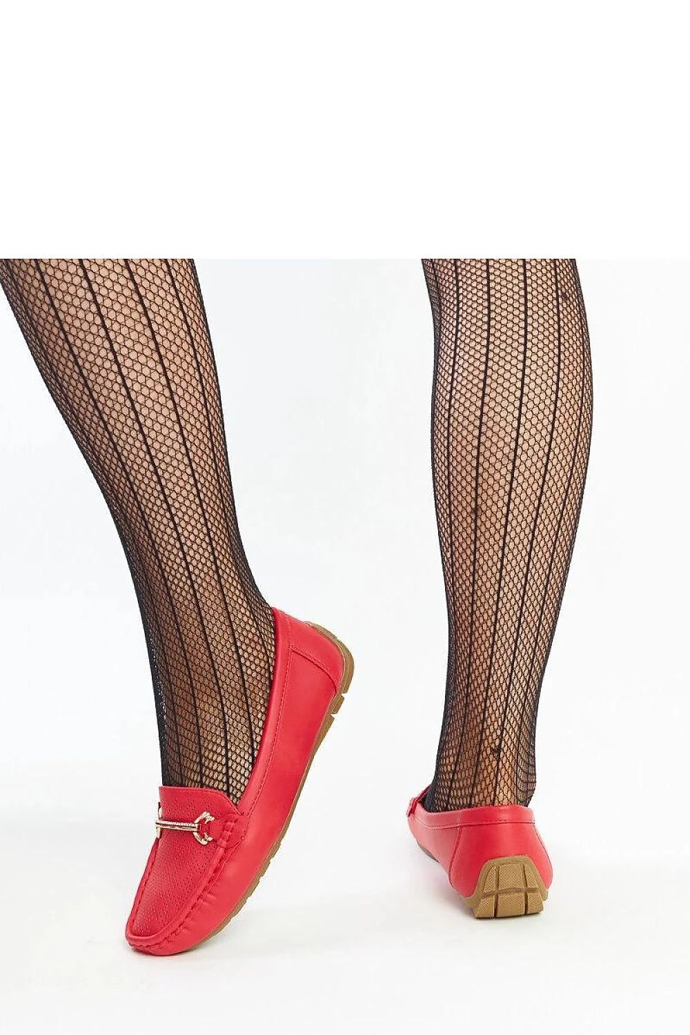 Mocassins féminins élégants couleur rouge vif détails métalliques dorés cuir lisse semelle caoutchouc confortable pour femmes occasion quotidienne soirée