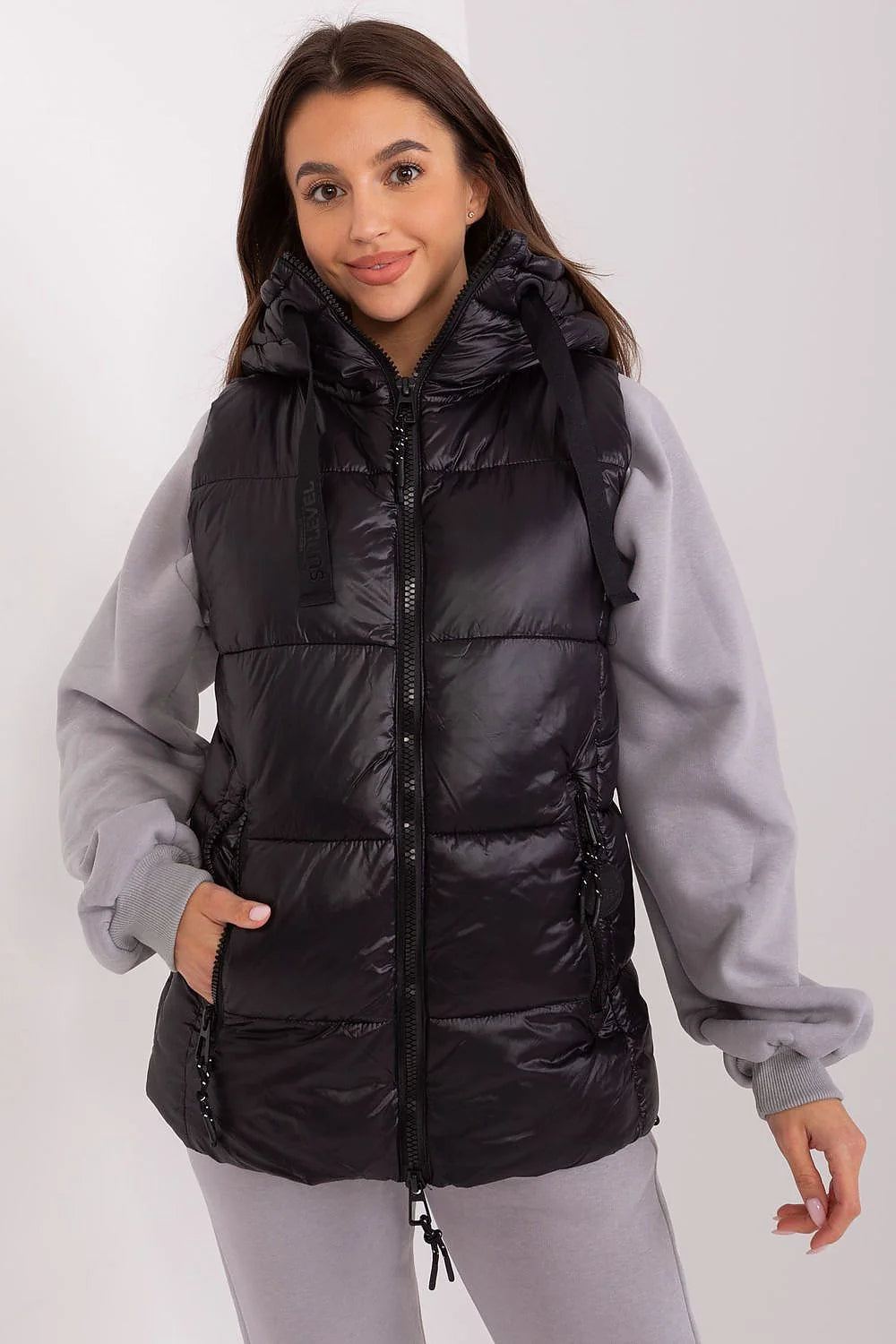 Gilet sans manches pour femme style urbain matelassé isolé capuche fermeture éclair polyamide 100%