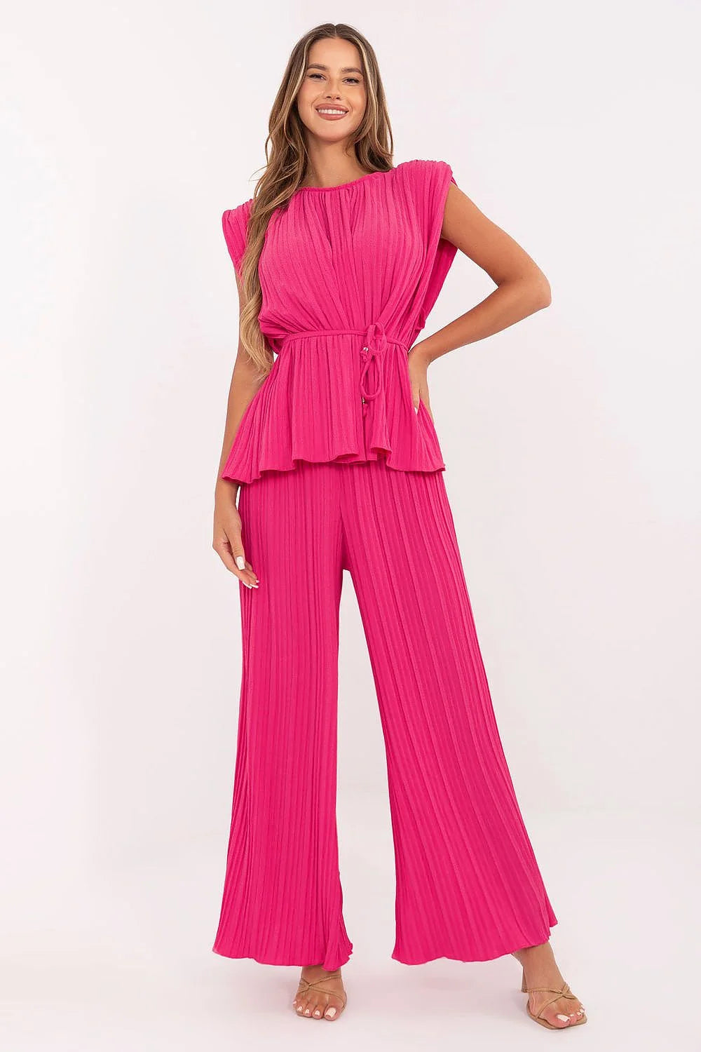 ensemble féminin élégant plissé top sans manches col rond pantalon palazzo taille haute jambes larges cheville fuchsia vif