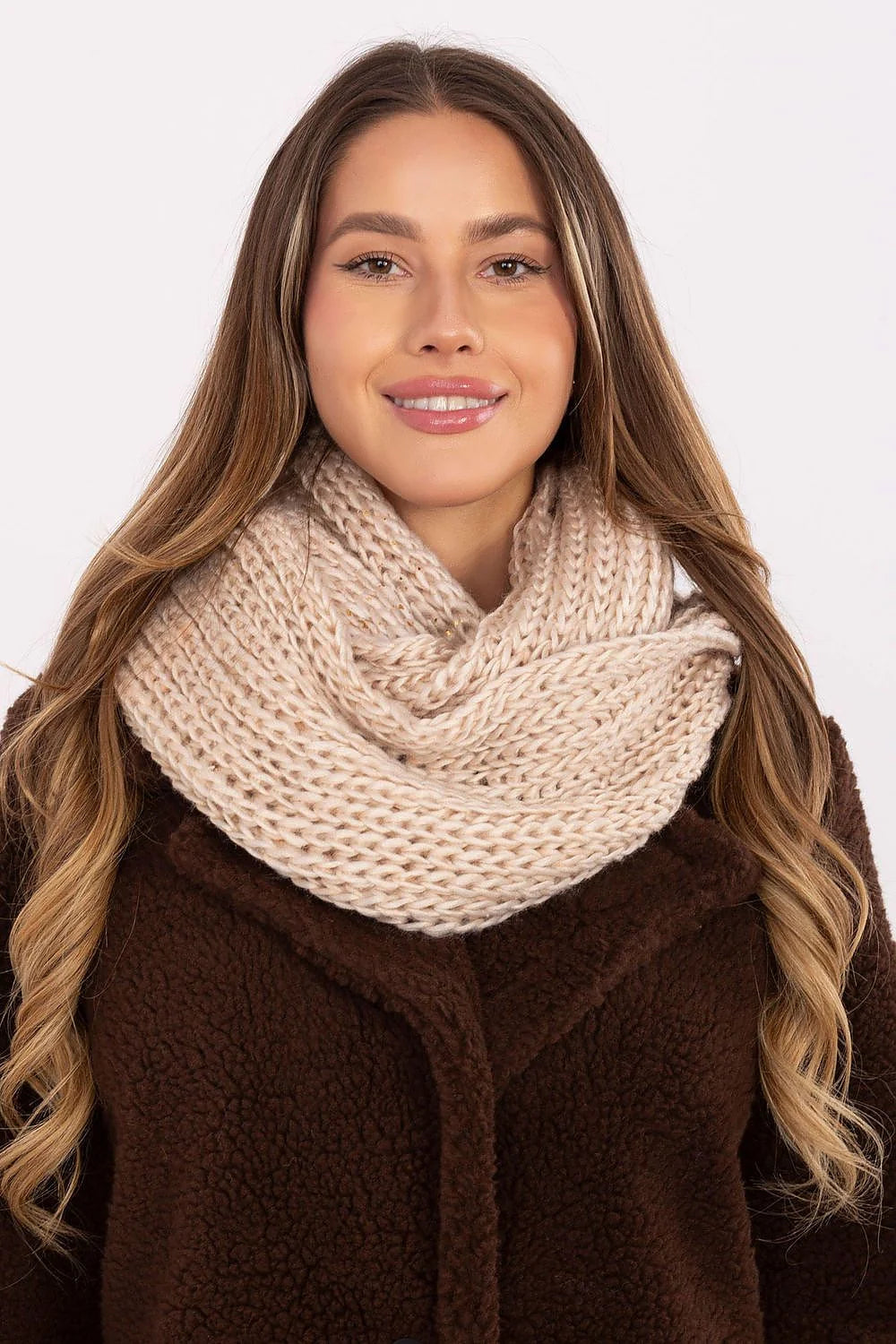 snood femme infinity tube grosse maille beige clair moelleuse texturée tricot épais grand volume double tour chaleur isolante