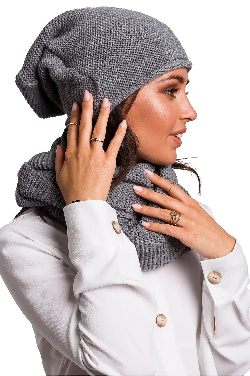 Bonnet et écharpe femme en acrylique blanc style urbain chic doux hiver confortable élégant