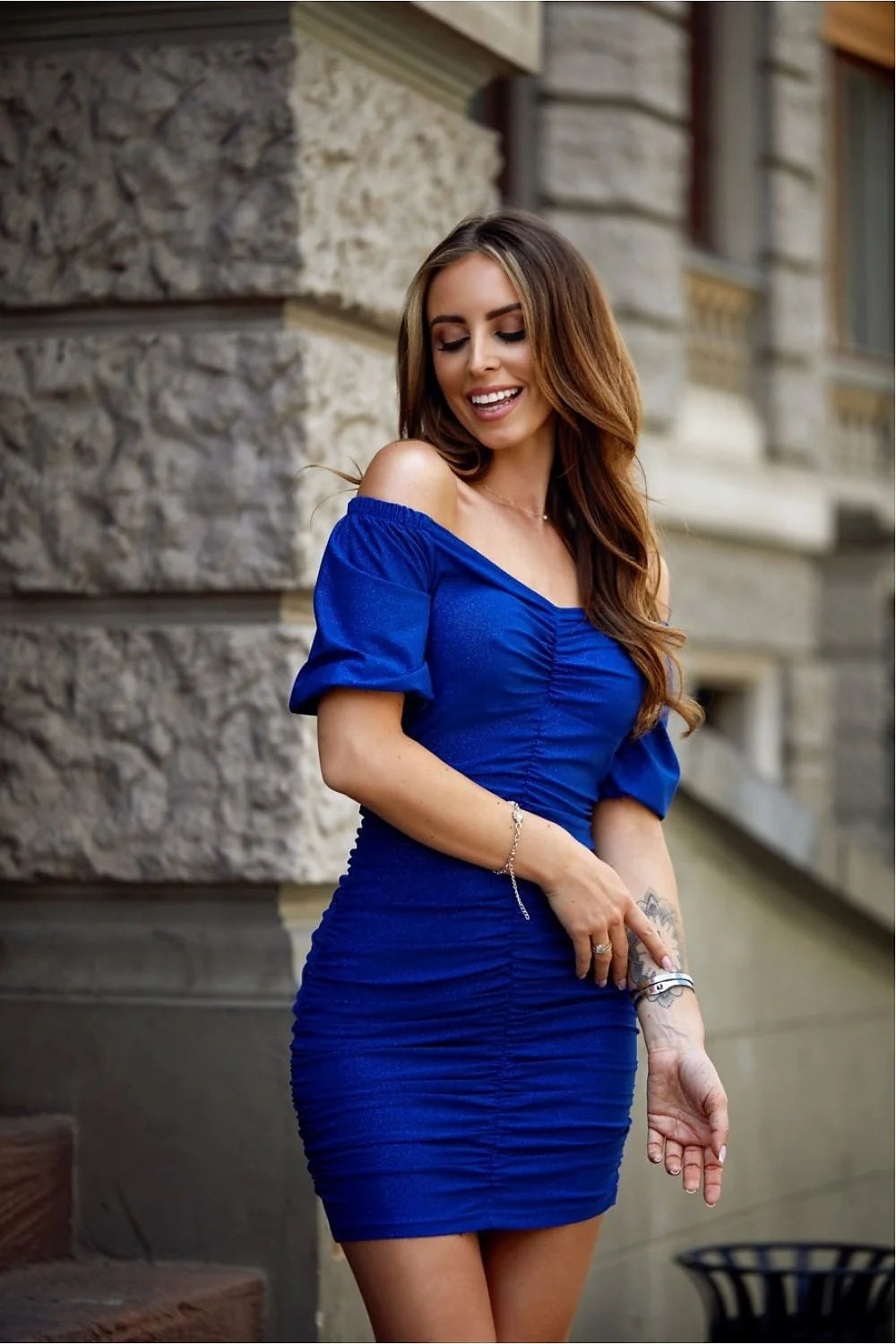 Robe de soirée élégante mini robe brocart vert émeraude encolure espagnole manches courtes femmes