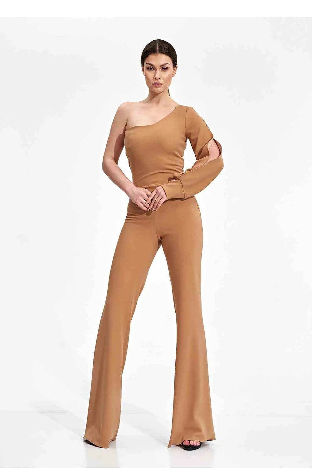 Combinaison élégante asymétrique longue épaule nue matière stretch noire femme soirée événement taille ajustable