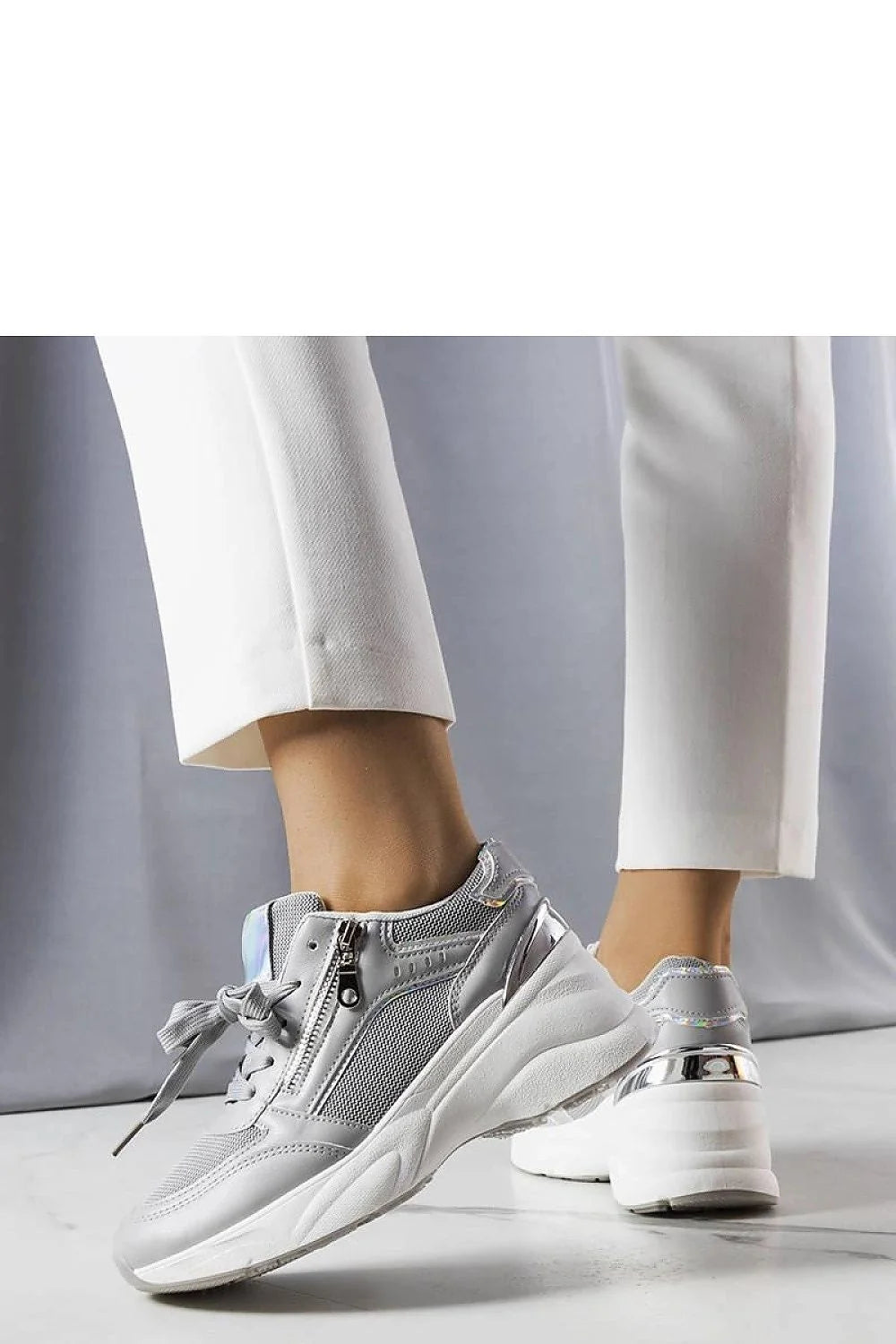 Baskets sneakers femme modernes élégantes grises plateforme maille cuir synthétique lacets larges semelle blanche