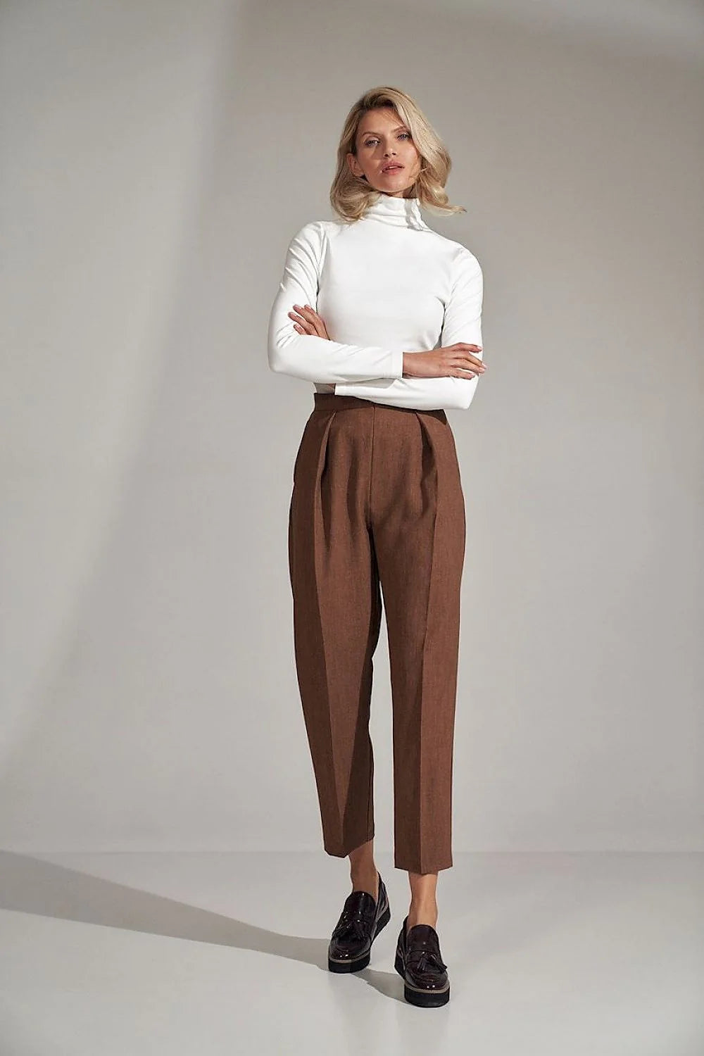 Pull col roulé viscose élasthanne élégant et confortable manches longues style classique blanc intemporel
