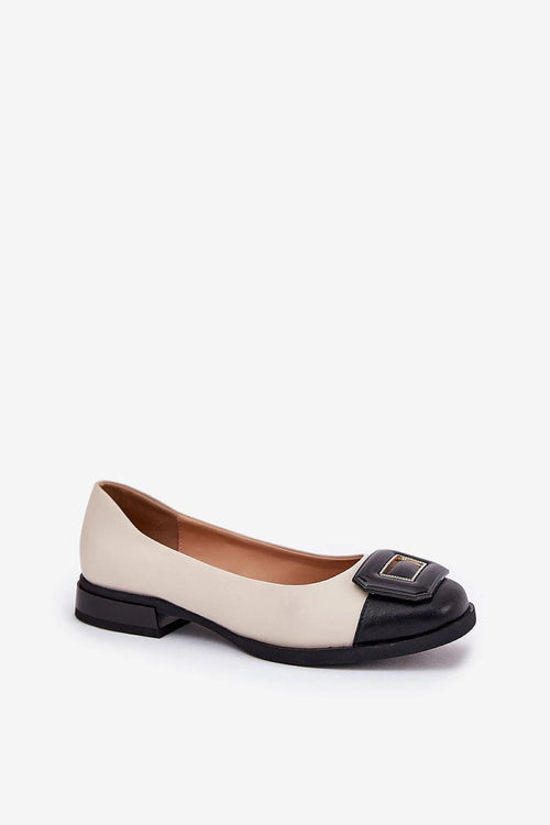 Ballerines élégantes en cuir naturel pour femmes, style classique, bout arrondi, talon plat, détails métalliques, occasion élégante et quotidienne, confort tout la journée, look sophistiqué, mode intemporelle