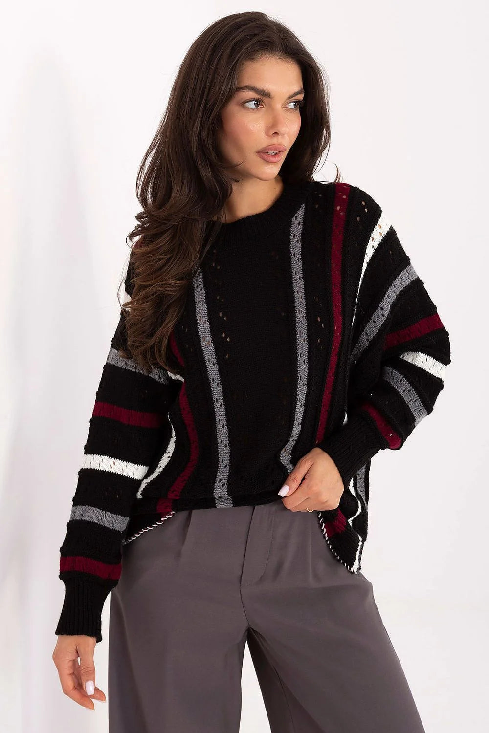 pull oversize femme maille acrylique noire rayures bordeaux gris blanc col rond manches longues ballon coupe ample ajouré
