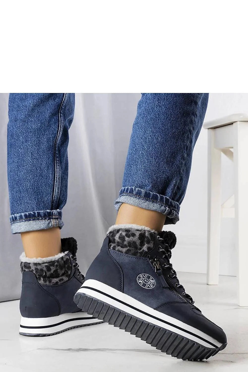 Bottes d'hiver synthétiques sportives confortables pour femmes avec doublure fourrure fermeture éclair bleu marine