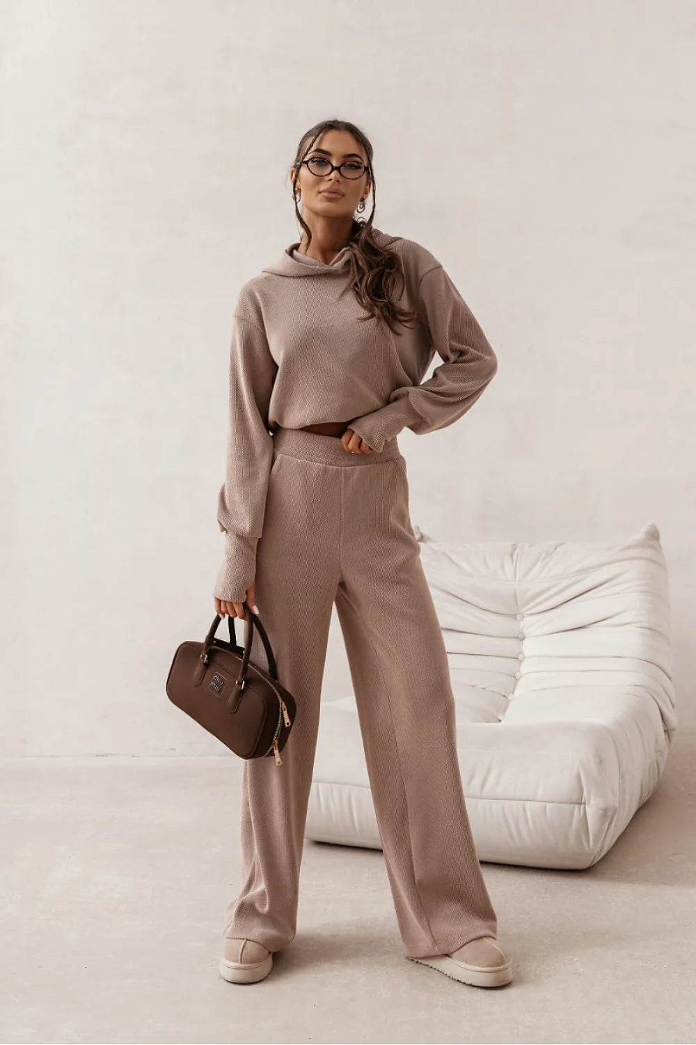 ensemble loungewear femme sweat capuche oversize manches larges pantalon palazzo taille haute ceinture élastique maille côtelée gaufrée taupe beige