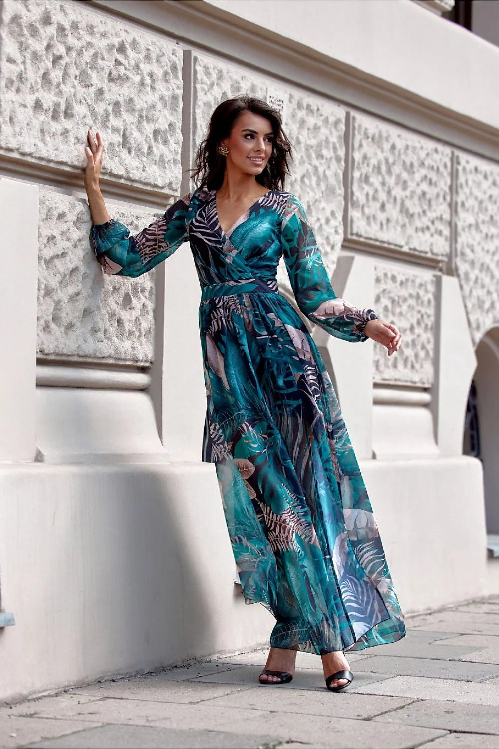 robe longue bohème chic tropical imprimé bleu vert voile léger mousseline portefeuille décolleté V manches bouffantes taille cintrée jupe fluide