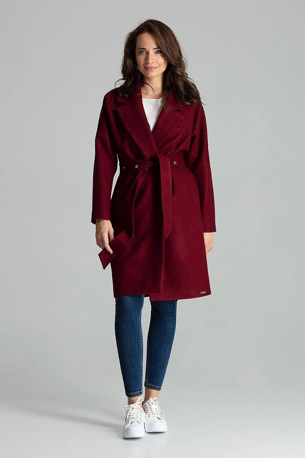 manteau femme laine bordeaux ceinturé coupe droite col châle revers mi long genoux poches latérales thermorésistant élégant