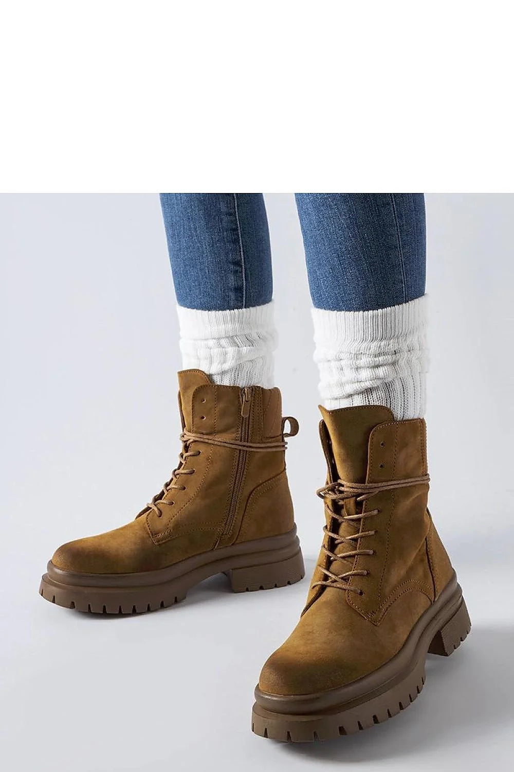 Bottines femme cuir suédé brun moyen design robuste moderne mode urbaine occasionnels casual confortables lacets métalliques semelle caoutchouc écolabellisées