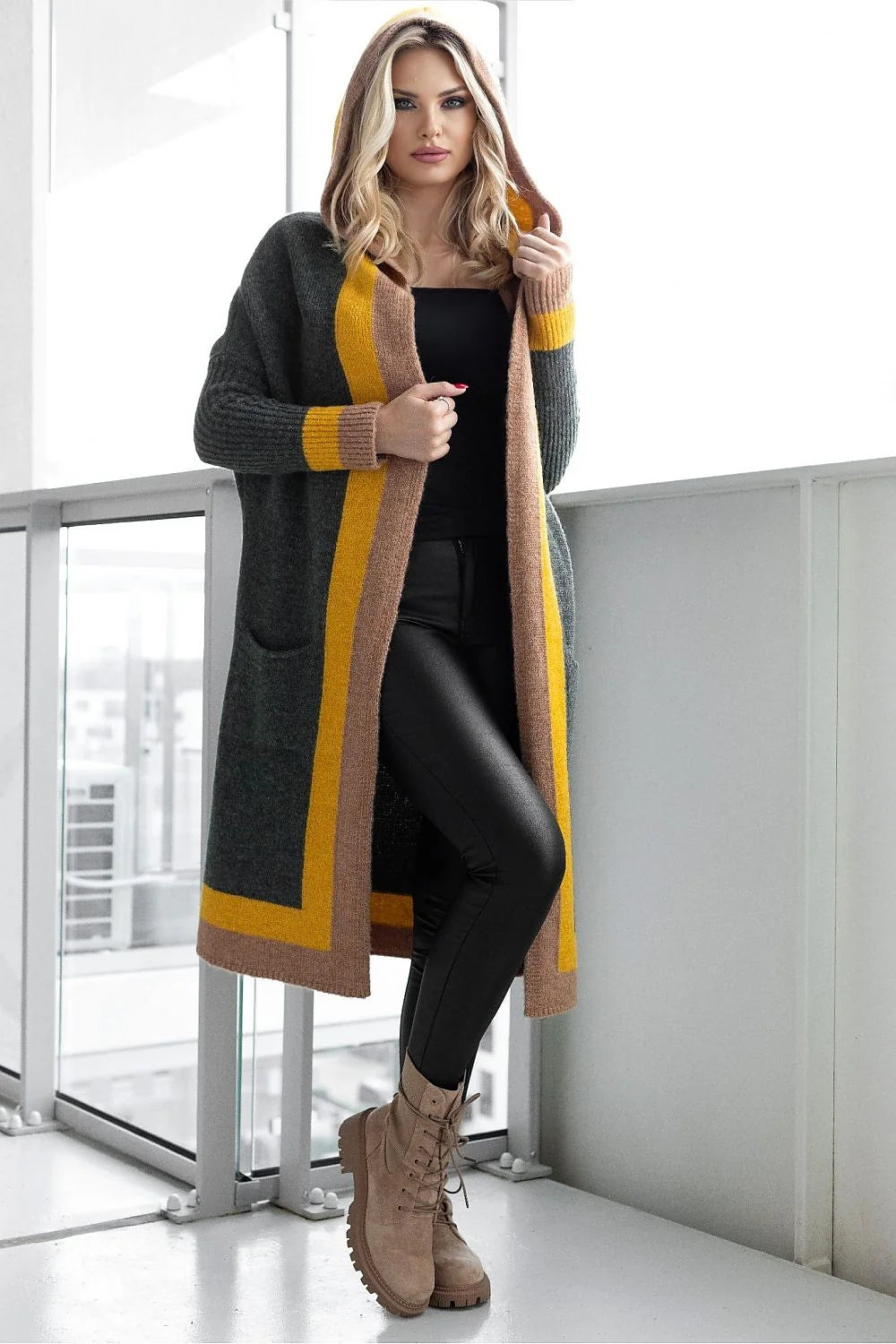 Cardigan Pee Ka Boo pour femme, longue, ample, manches longues, capuche, tricot doux, couleurs audacieuses, matières mixtes, style décontracté-chic