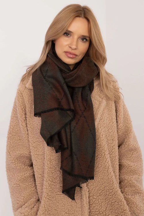 foulard écharpe châle viscose douce légère oversize grand format rectangulaire carreaux géométrique marron kaki olive noir frangée cocooning chaud polyvalent