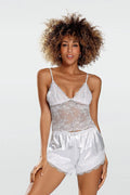 lingerie sexy DKaren Estera satin dentelle florale blanche caraco bretelles fines réglables ourlet festonné short taille haute élastique