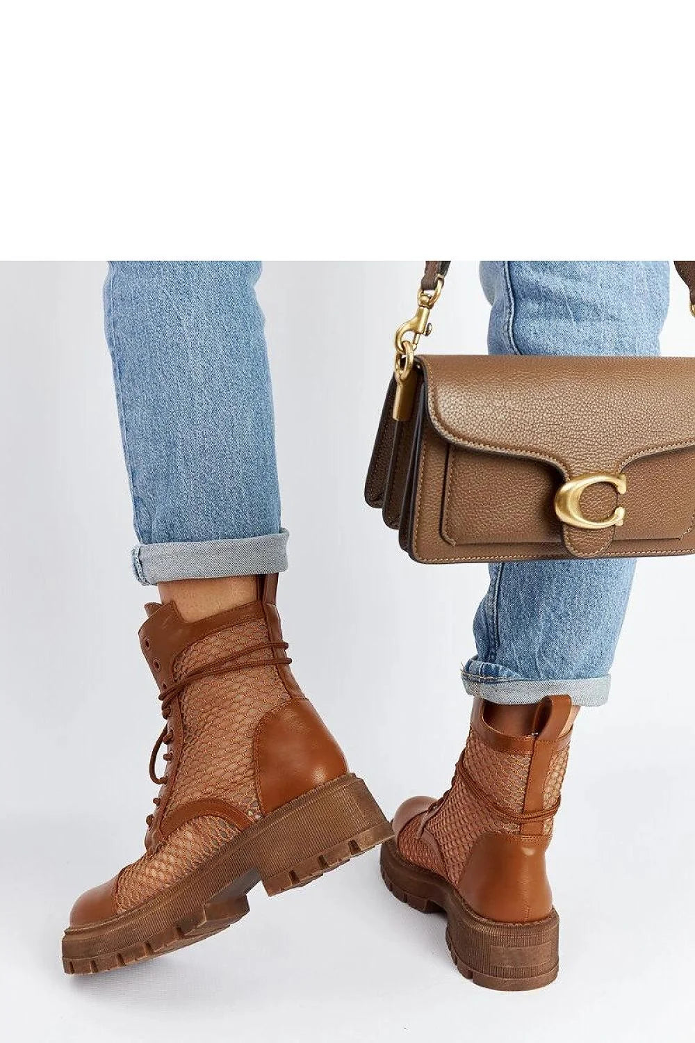 bottines transparentes bronze doublées montantes lacées combat cuir texturées serpent cognac semelle crantée épaisse antidérapante plateforme talon renforcé œillets métalliques