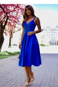 robe soirée midi bretelles fines décolleté V cache coeur taille marquée jupe évasée mi mollet bleu roi intense soyeuse
