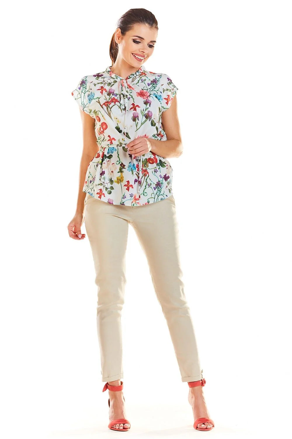 blouse florale multicolore polyester élasthanne légère satinée printanière romantique femme manches courtes col lavallière nœud taille cintrée cordon nouer volanté