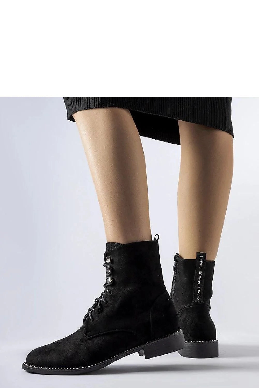 Bottines élégantes femmes design moderne éco-suède noir coupe haute cheville fermeture laçage argenté occasion quotidienne chic