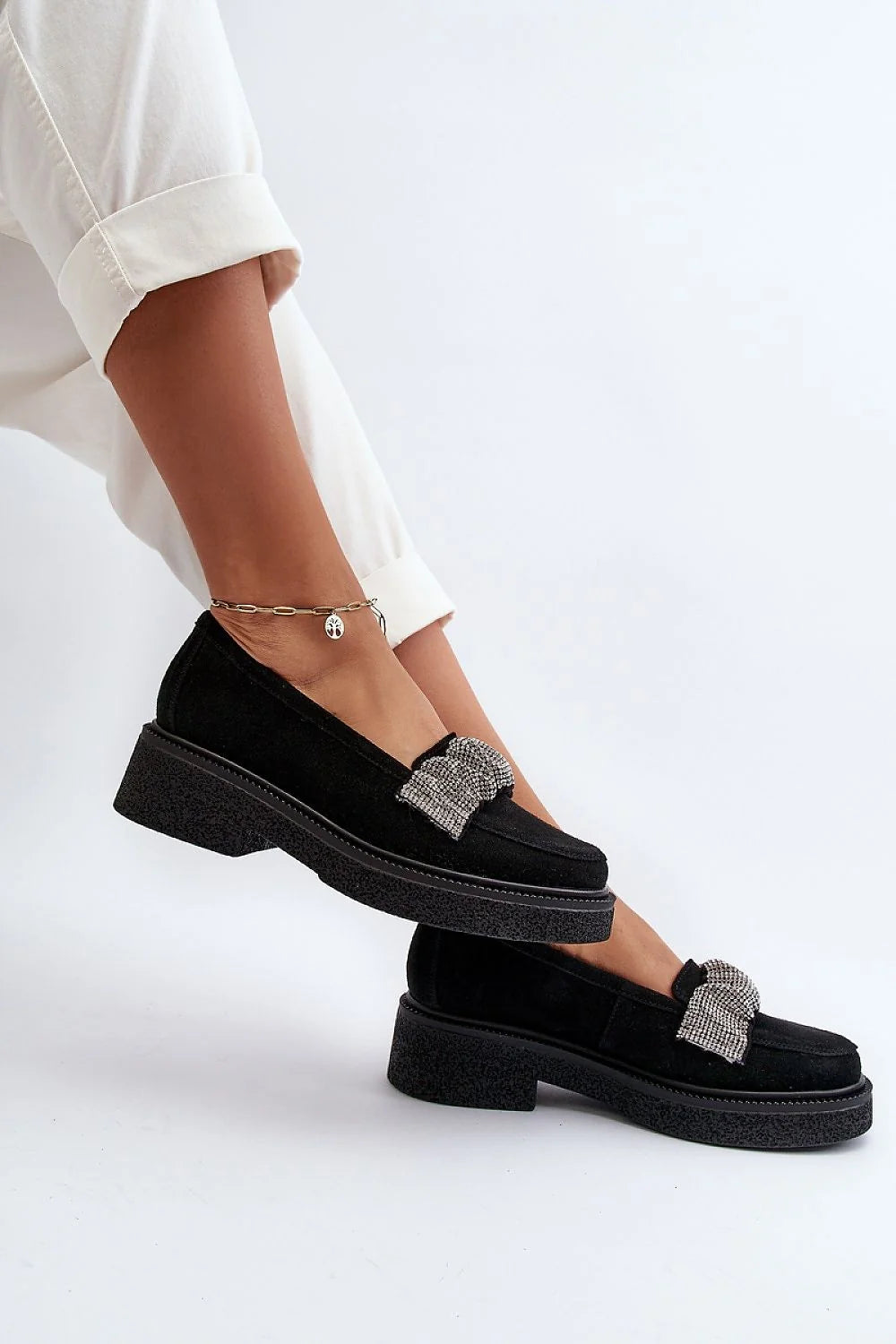 Mocassins pour femmes en velours noir élégants style casual chic avec boucle en cristal