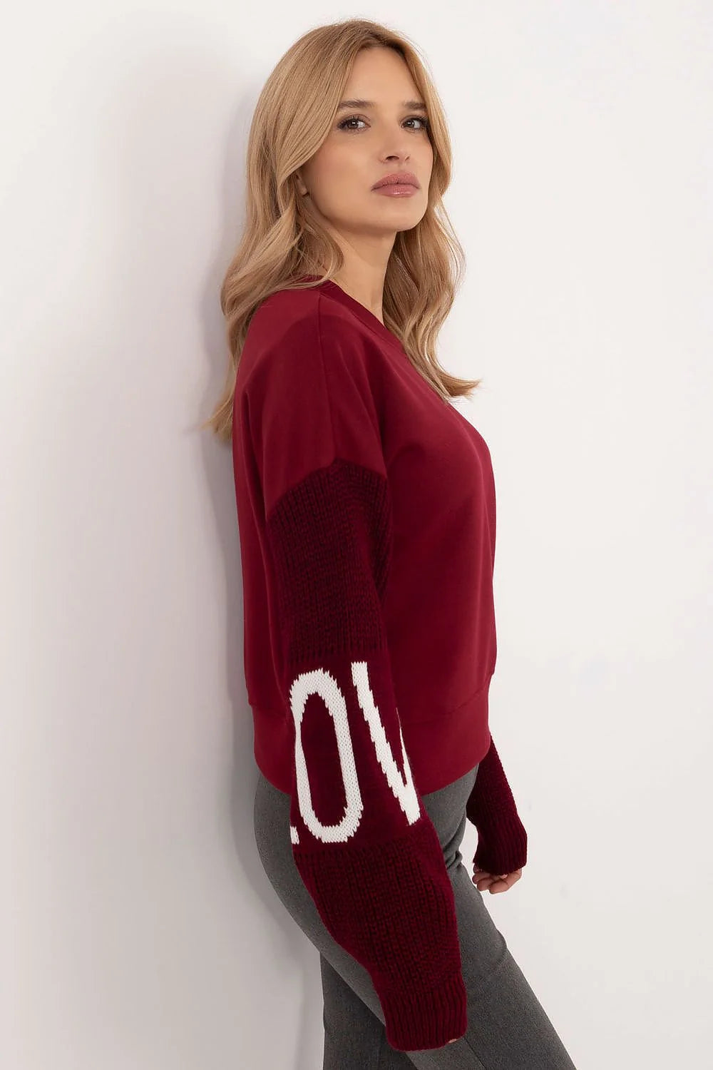 Sweatshirt femme style moderne couleur bordeaux manches longues lettres jacquard encolure ronde confortable tendance Italy Moda