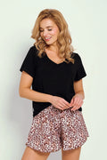 pyjama femme confortable tee shirt col V manches courtes short imprimé léopard beige marron élastique coupe ample détente estivale cadeau
