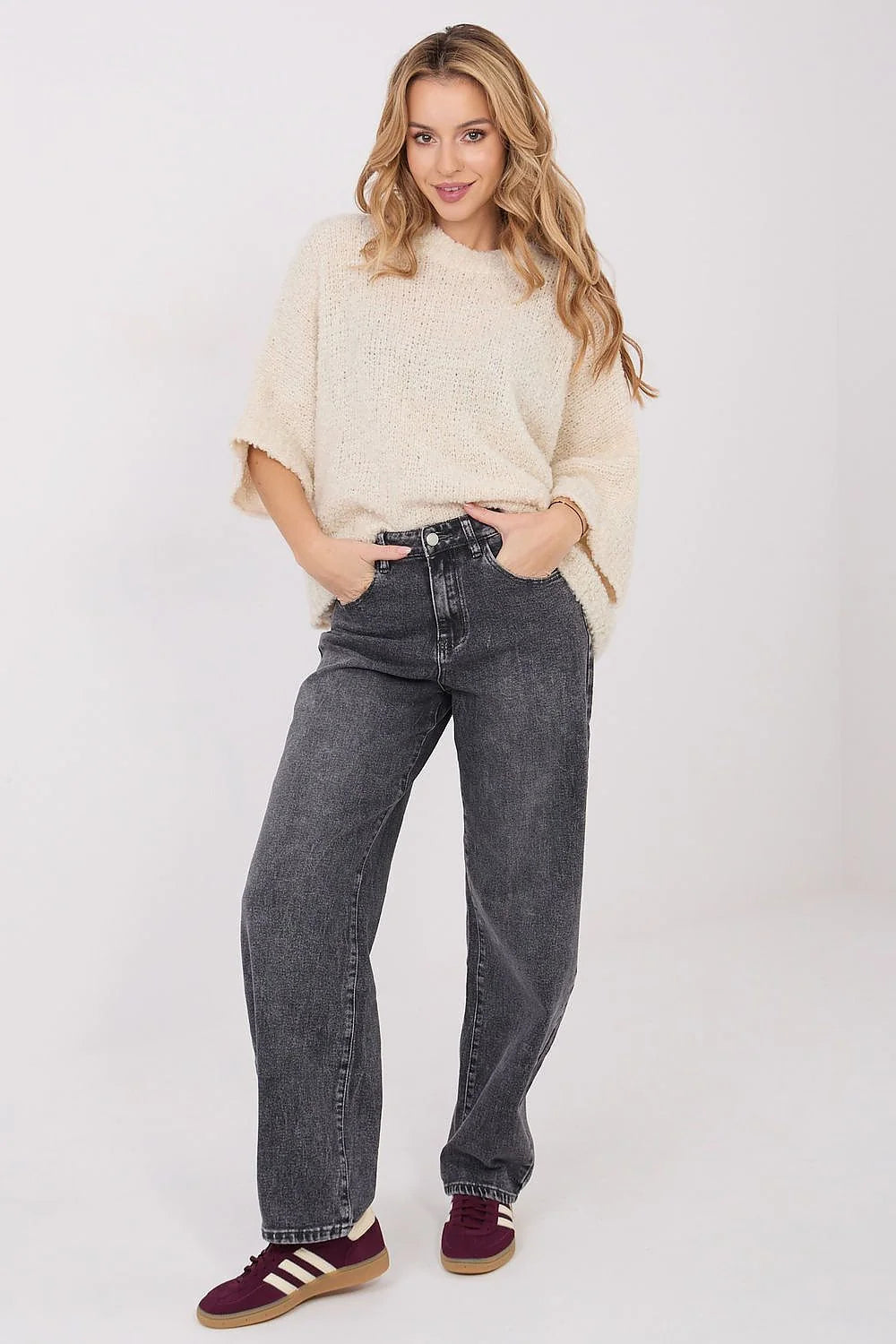 pull oversize femme maille bouclée crème col rond manches trois quarts boxy fentes latérales douce pelucheuse chaleureuse polyvalente