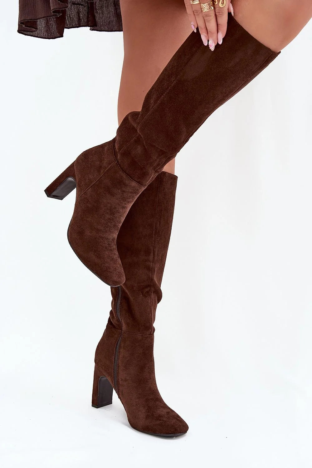 bottes hautes femme marron suédine talon pilier 9cm bout carré doublure fourrure zippée tige genou froncé élégant confortable tendance hiver