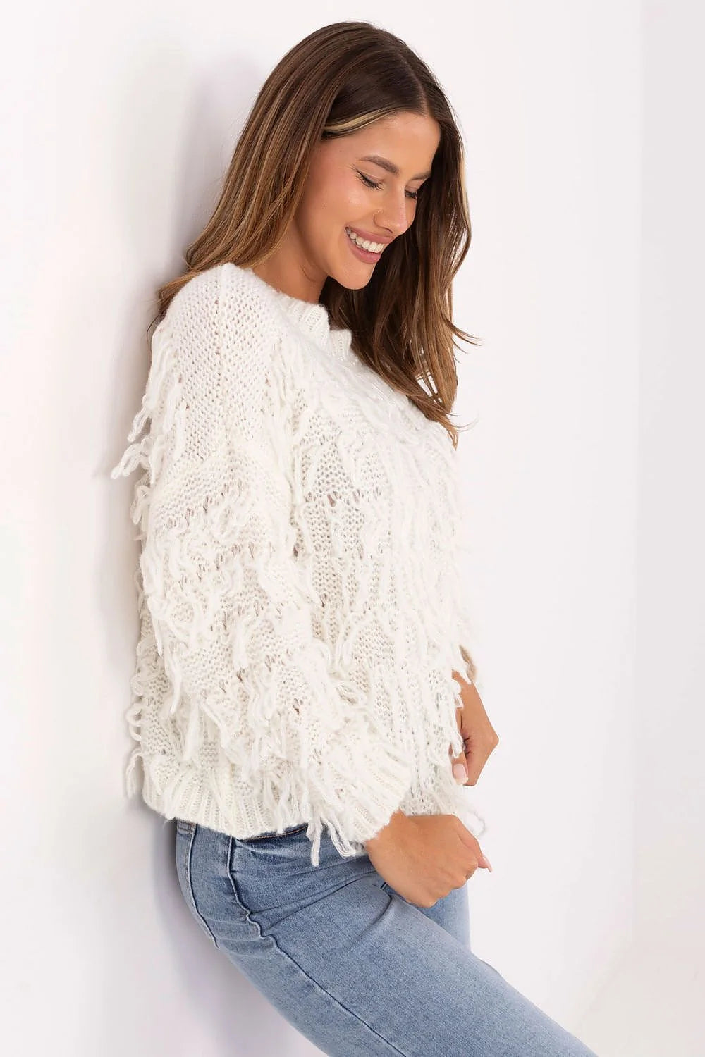 pull femme oversize écru torsadé franges bouclées texturé pelucheux col rond manches longues coupe raccourcie maille mohair douce chaude légère