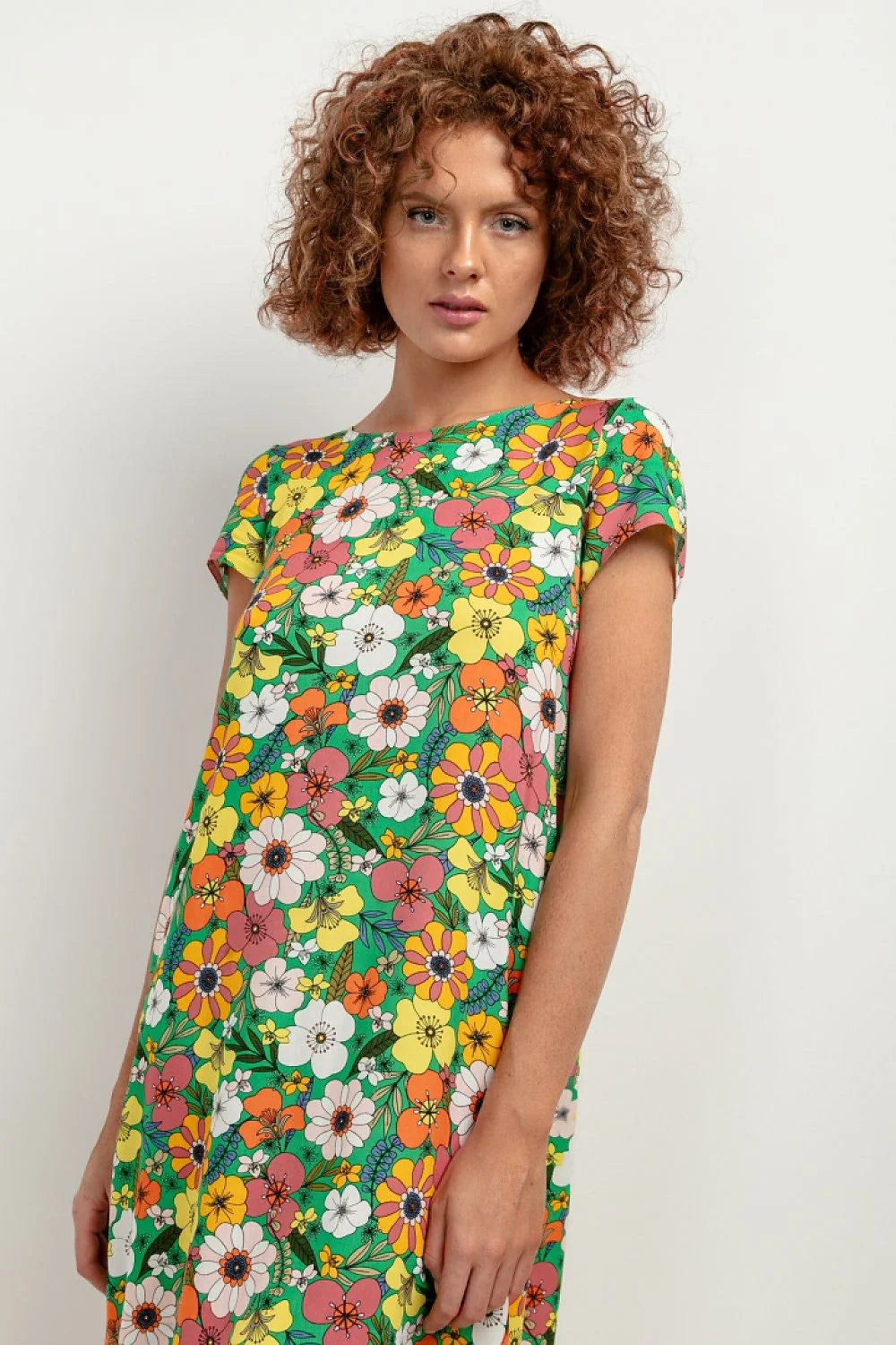 Robe de jour Tessita en viscose motif floral multicolore coupe droite manches courtes femme élégante