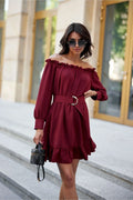 Robe de jour élégante off-shoulder manches longues volants ceinture dorée bordeaux femme Roco Fashion