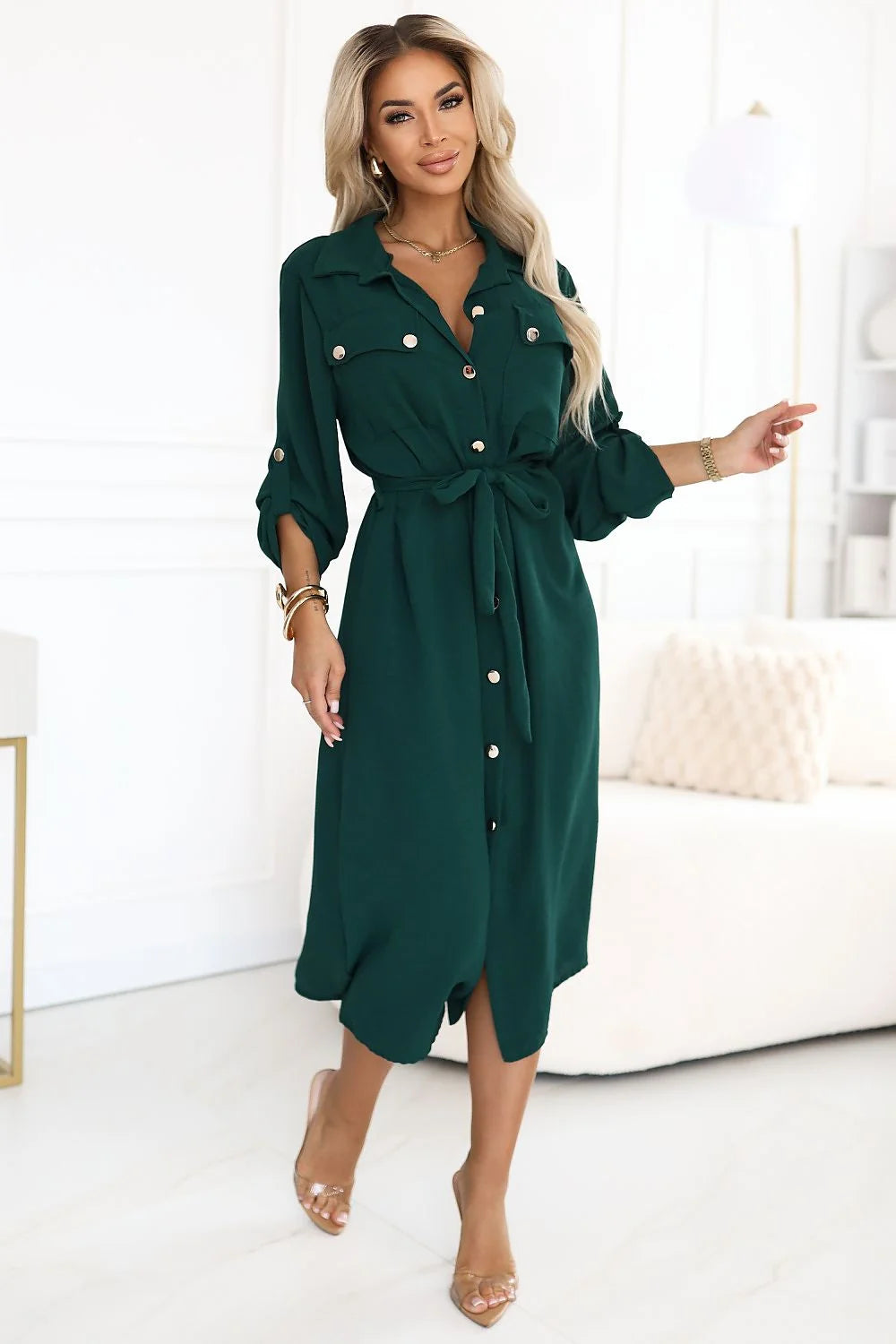 robe chemise midi vert forêt militaire fluide col classique boutonnage boutons dorés poches rabat ceinture nouée manches retroussables cintrée élancée