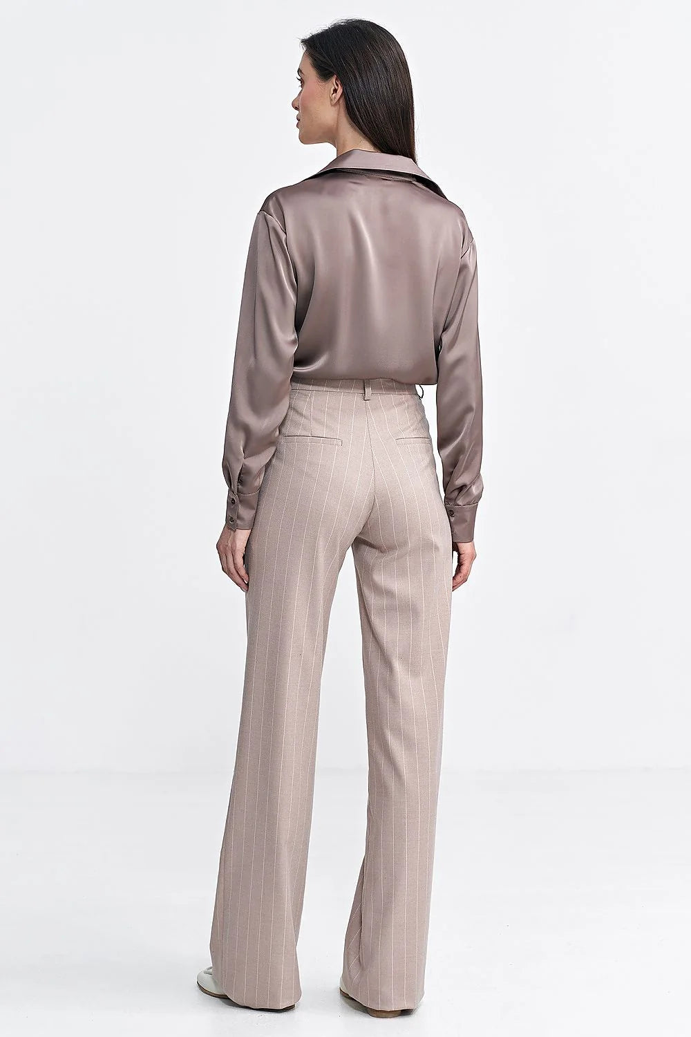 Pantalon long Nife pour femme, coupe ajustée, rayures verticales, taille haute, jambes larges, fermeture éclair invisible, style élégant, tissu confortable, occasion bureau ou décontracté