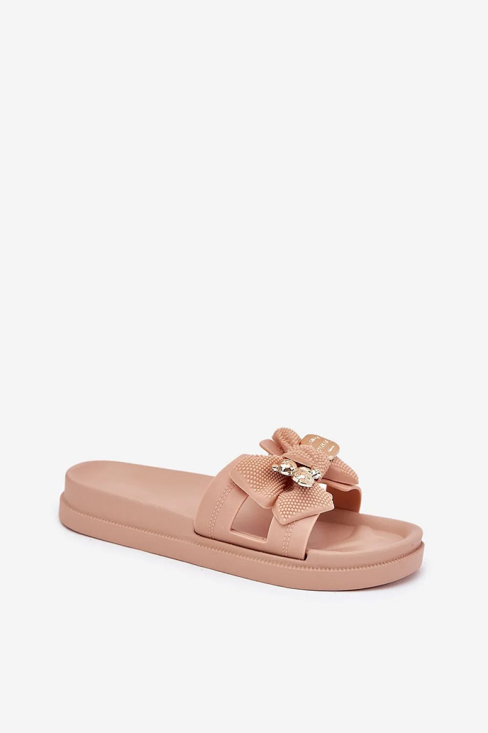 sandales femme mules clacquettes rose poudré élastomère souple bride large nœud texturé métal doré médaille ourson semelle plateforme
