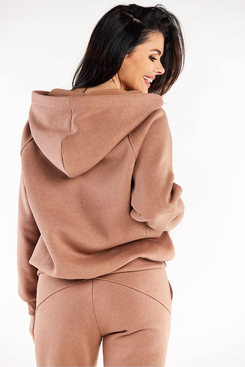 ensemble sweatshirt pantalon capuche zippé oversize coupe ample taille ajustée molleton coton élasthanne camel poches kangourou